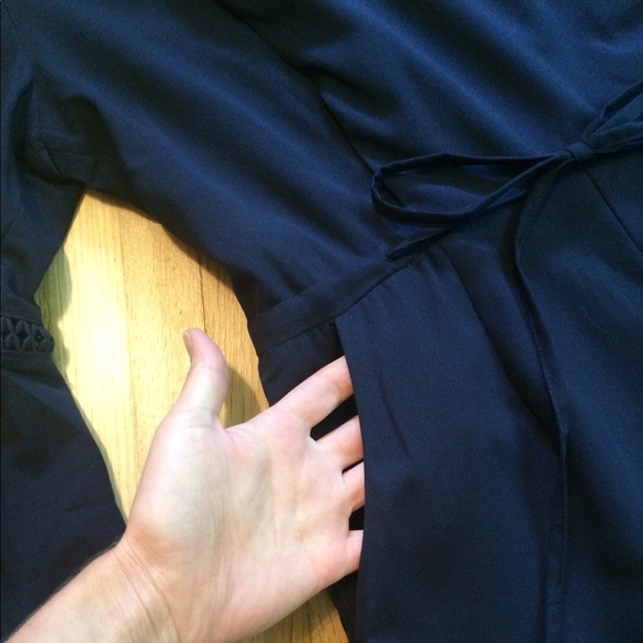 NWT Navy Bell Sleeved Romper - Picture 6 of 6